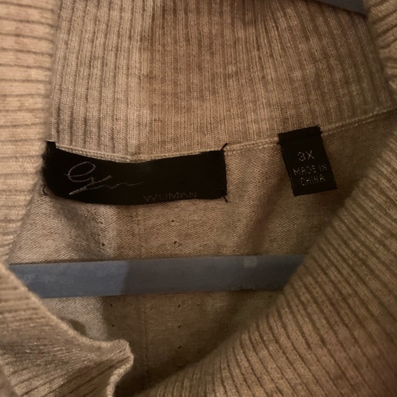 Beige turtle neck - Picture 4 of 4